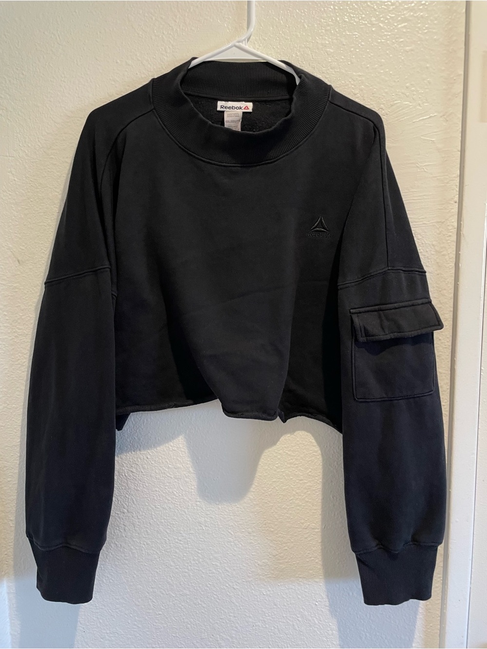 💥 Reebok 3XL Custom Raw Edge Crop Mock Neck Sweatshirt w/ Cargo Pocket Black
